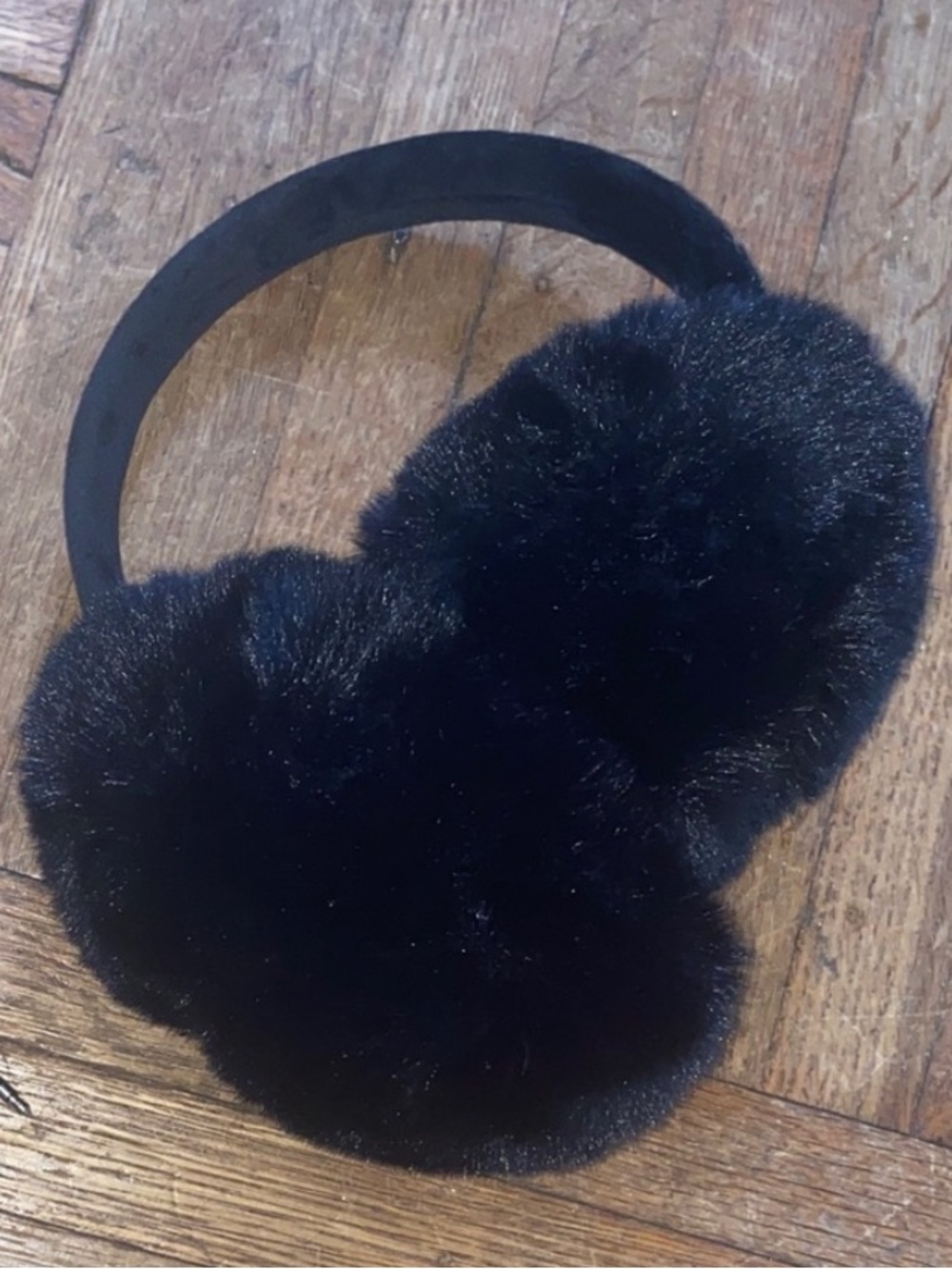 Fake fur earmuffs with charger for wifi wireless earmuffs